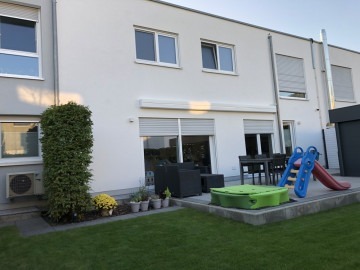 Modernes Einfamilienhaus mit Nähe zum Hardtwald in Neureut!, 76149 Karlsruhe / Neureut, Einfamilienhaus