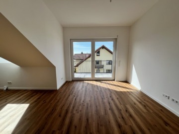 ERSTBEZUG: Neu gebaute 2 ZW mit Balkon und Weitblick in sehr guter Lage von Linkenheim-Hoch., 76351 Linkenheim-Hochstetten, Etagenwohnung