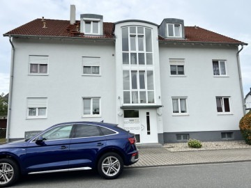 Einziehen und wohlfühlen: Gemütliche 2-Zimmerwohnung mit Balkon!, 76351 Linkenheim-Hochstetten, Etagenwohnung
